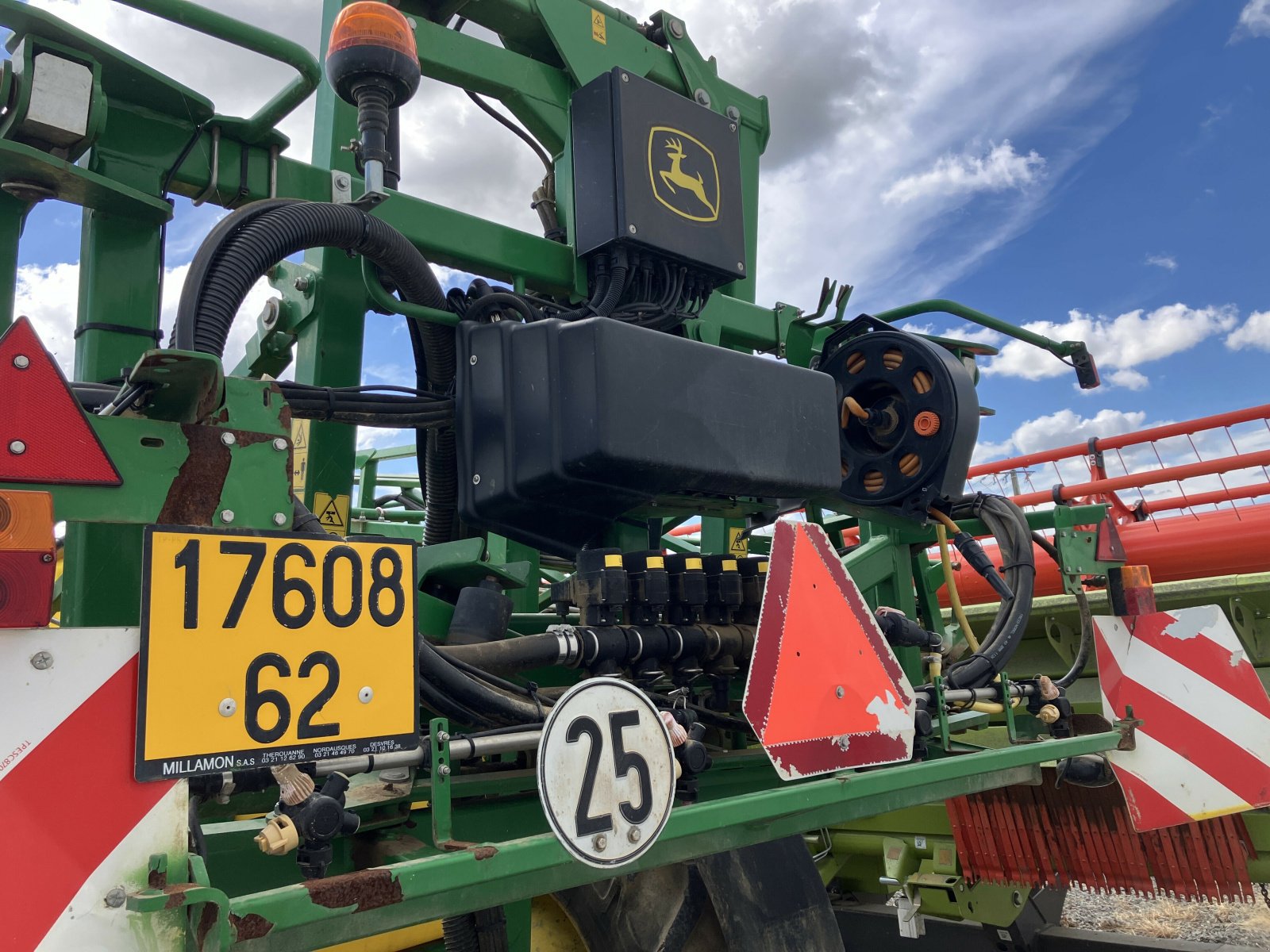 Selbstfahrspritze van het type John Deere 724, Gebrauchtmaschine in BLENDECQUES (Foto 5)