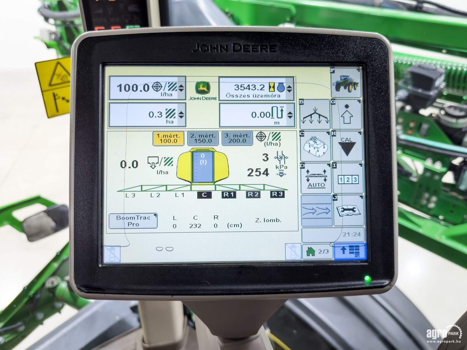 Selbstfahrspritze от тип John Deere R4030, Gebrauchtmaschine в Csengele (Снимка 18)