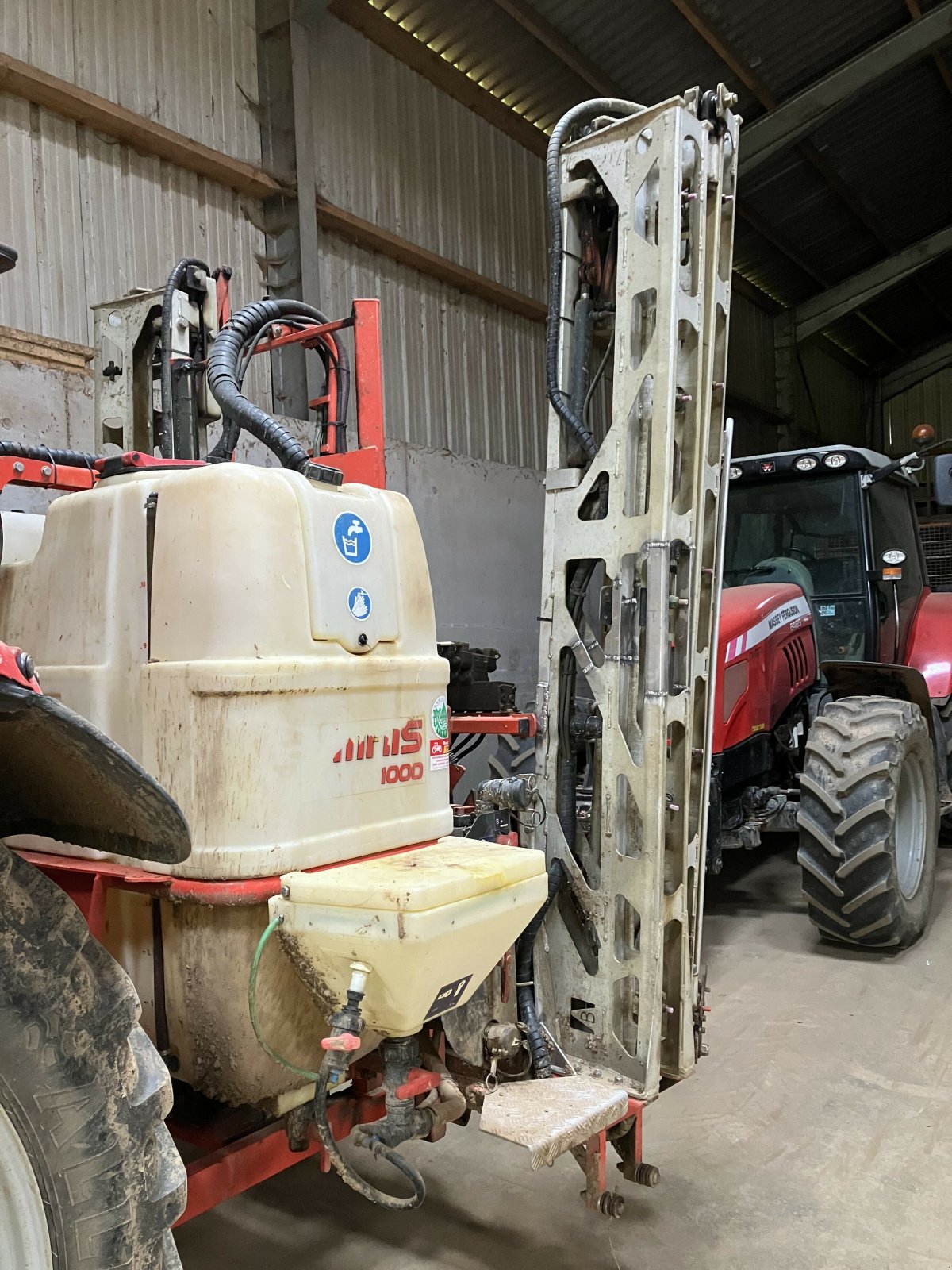 Selbstfahrspritze van het type Kuhn PULVERISATEUR KUHN OMNIS 1000L, Gebrauchtmaschine in Bourg-Blanc (Foto 2)