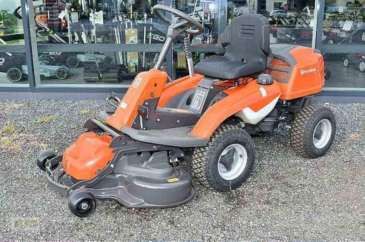 Sichelmäher del tipo Husqvarna RIDER R214C, Neumaschine In Bredstedt (Immagine 1)