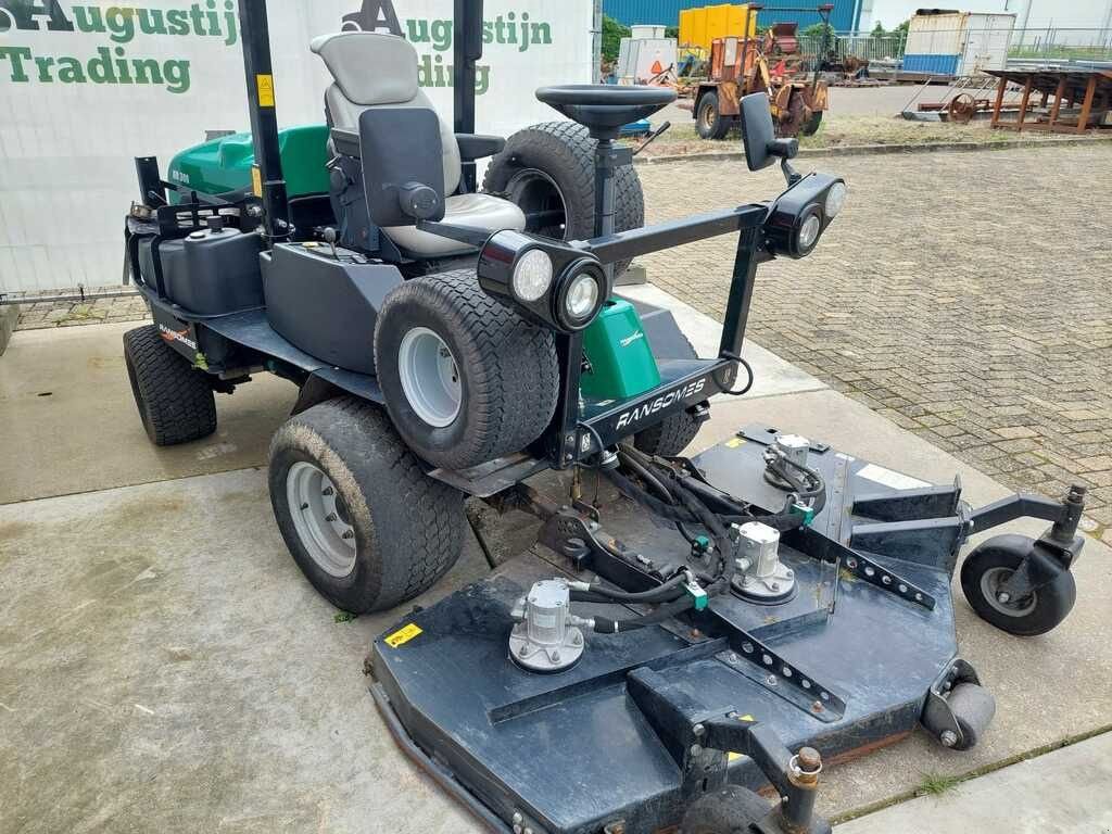 Sichelmäher du type Ransomes HR 300, Gebrauchtmaschine en Klundert (Photo 8)