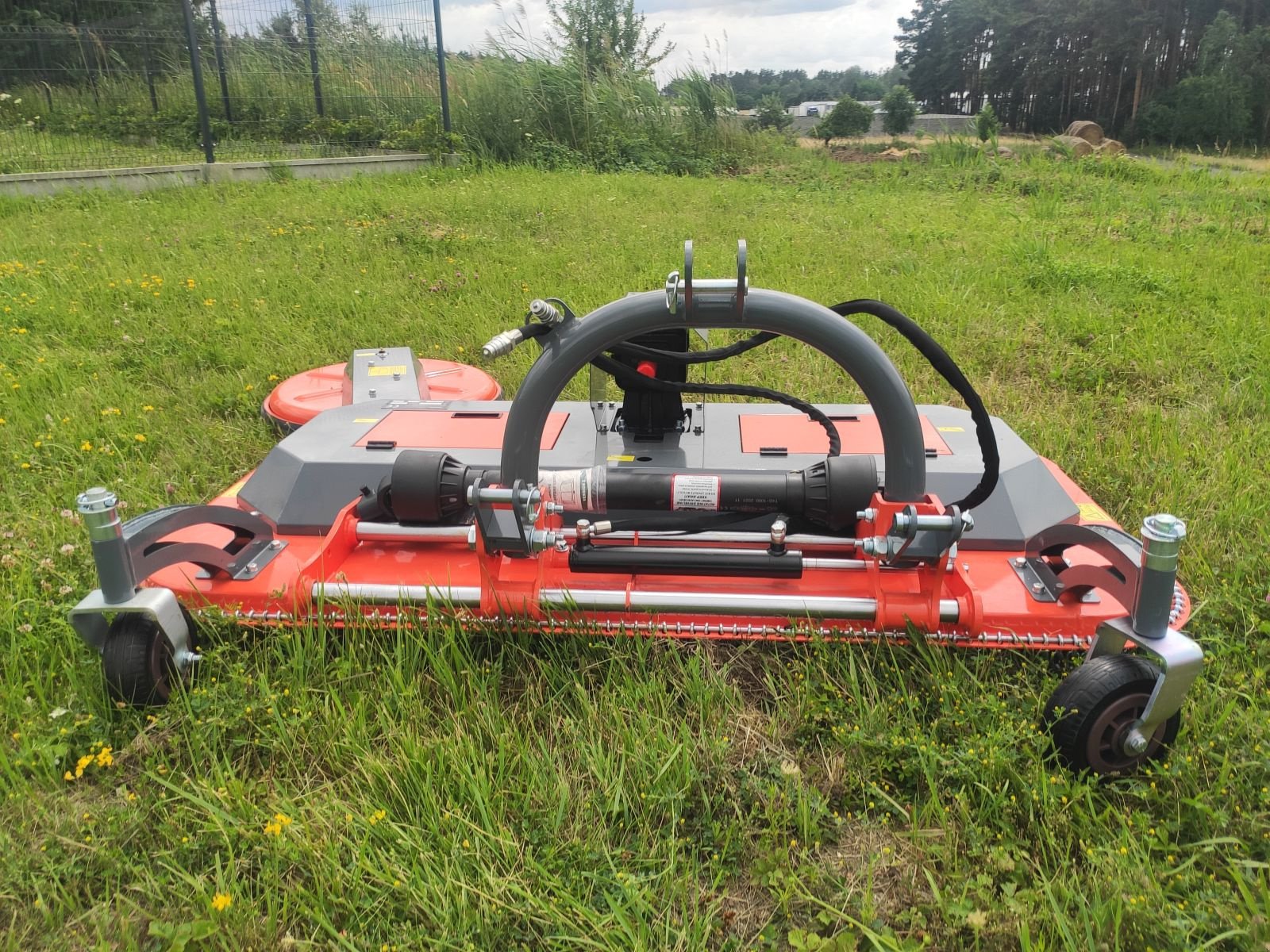 Sichelmäher типа Sonstige Sichelmulcher 1,8m 2,1m Zaunmähwerk Mulcher mit Schwenkscheibe, Neumaschine в Neuhardenberg (Фотография 4)