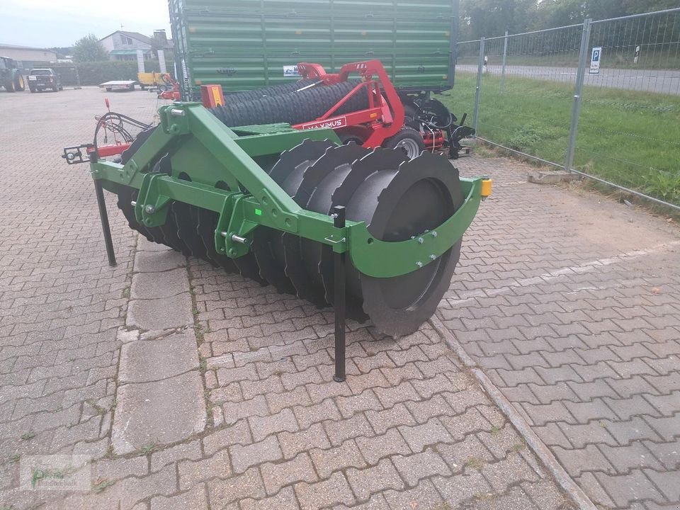 Silagewalze des Typs PreissTec Silowalze, Neumaschine in Bad Kötzting (Bild 1)