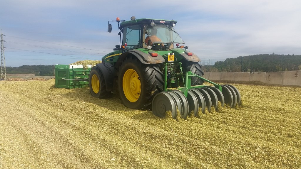 Silagewalze Türe ait Sonstige Agrotipa SilaPressAS15/400 Silowalze, Neumaschine içinde Roudnice nad Labem (resim 8)