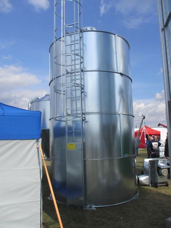 Silo of the type Conpexim Flachbodensilo 2,77 m Durchmesser, Neumaschine in Apetlon (Picture 1)