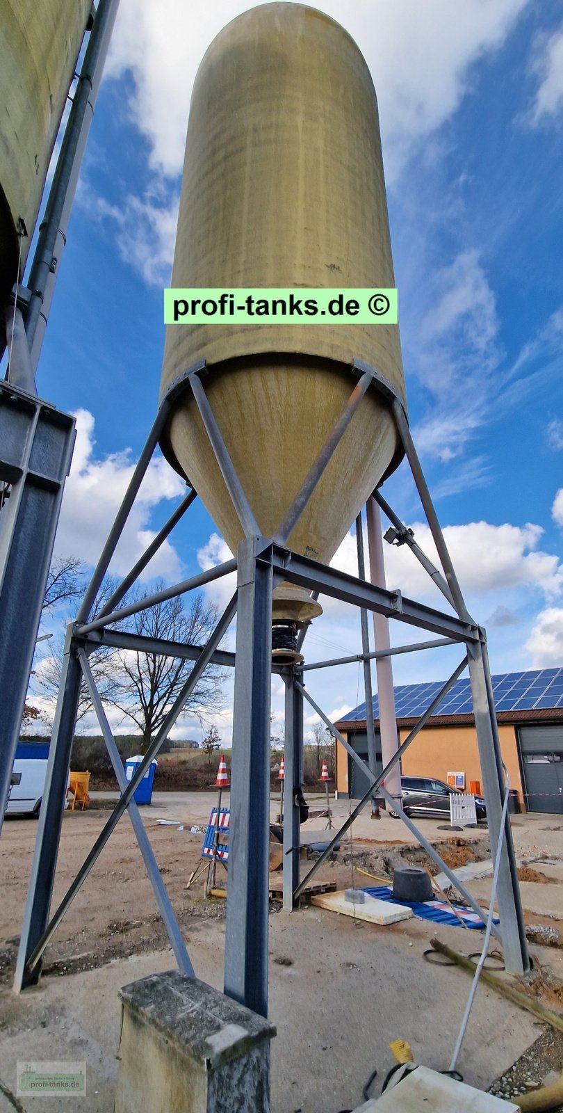 Silo Türe ait Sonstige P404 gebrauchtes 50.000 L Polyestersilo GFK-Silo mit Unterfahrgestell Futtersilo Salzsilo, Gebrauchtmaschine içinde Hillesheim (resim 7)