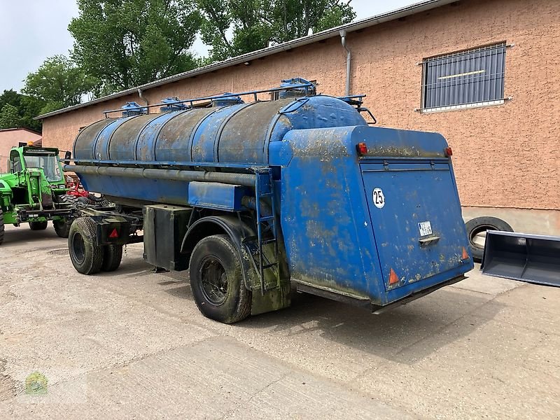 Siloentnahmegerät & Verteilgerät del tipo Fortschritt Milchtank Auflieger/Anhänger mit Dollyachse ehemals W50 SZM, Gebrauchtmaschine en Salsitz (Imagen 10)