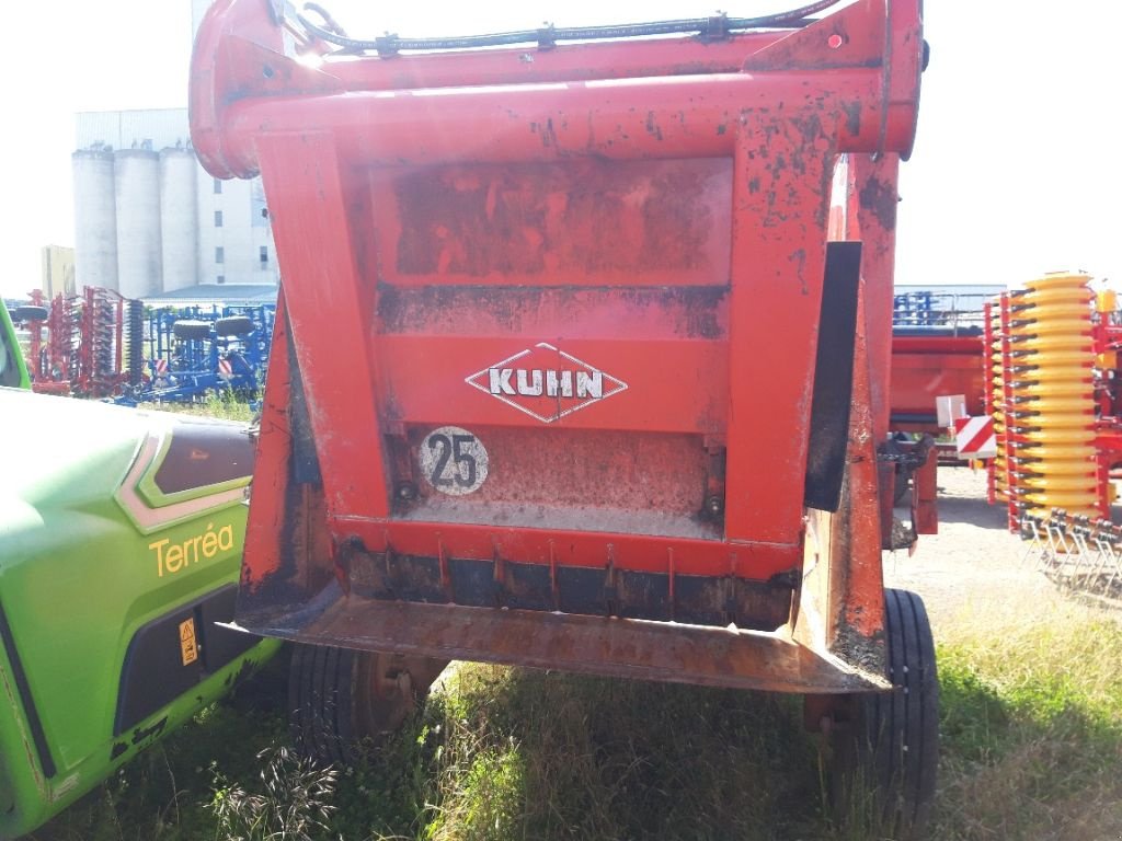 Siloentnahmegerät & Verteilgerät del tipo Kuhn ALTOR 4560, Gebrauchtmaschine en BRAS SUR MEUSE (Imagen 3)