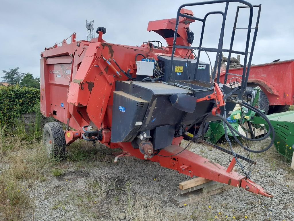 Siloentnahmegerät & Verteilgerät typu Kuhn ALTOR 6070, Gebrauchtmaschine v ST ETIENNE DE MER MORTE (Obrázek 1)