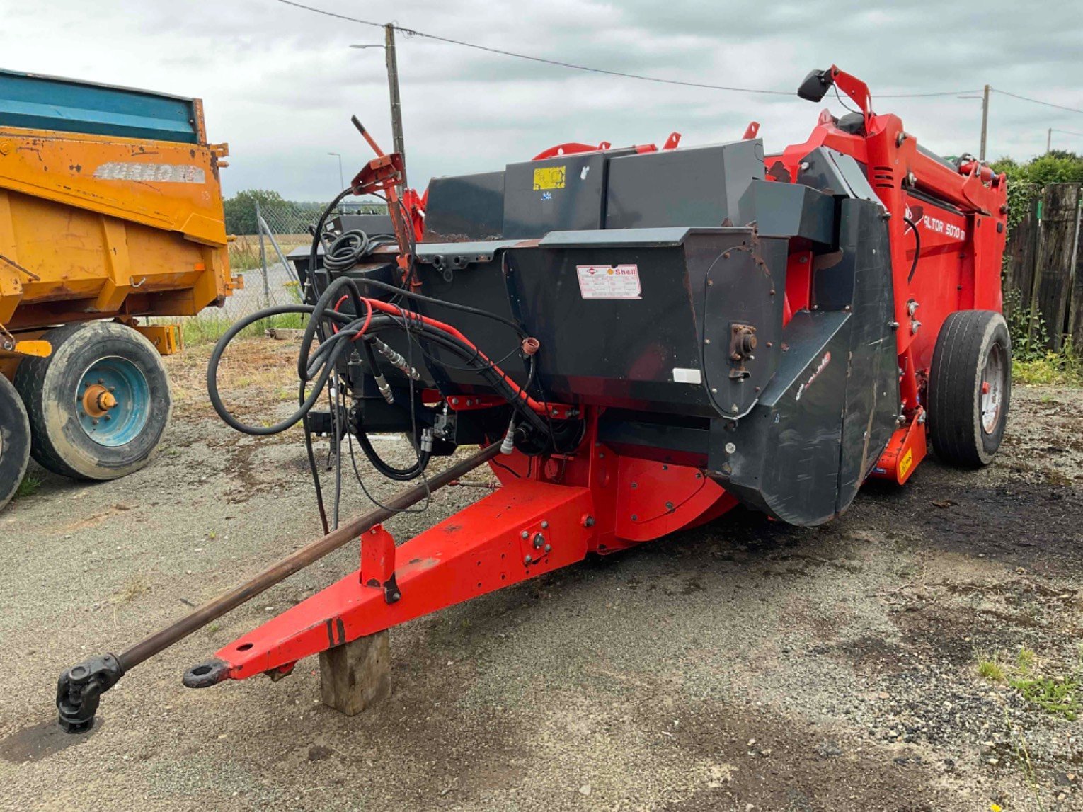 Siloentnahmegerät & Verteilgerät от тип Kuhn Désileuse pailleuse 5070 M GL Kuhn, Gebrauchtmaschine в SAINT CLAIR SUR ELLE (Снимка 3)