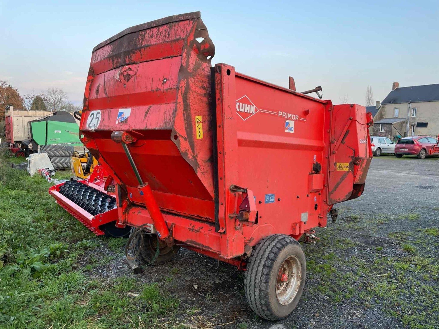 Siloentnahmegerät & Verteilgerät del tipo Kuhn Pailleuse Primor 3560 Kuhn, Gebrauchtmaschine en SAINT CLAIR SUR ELLE (Imagen 10)