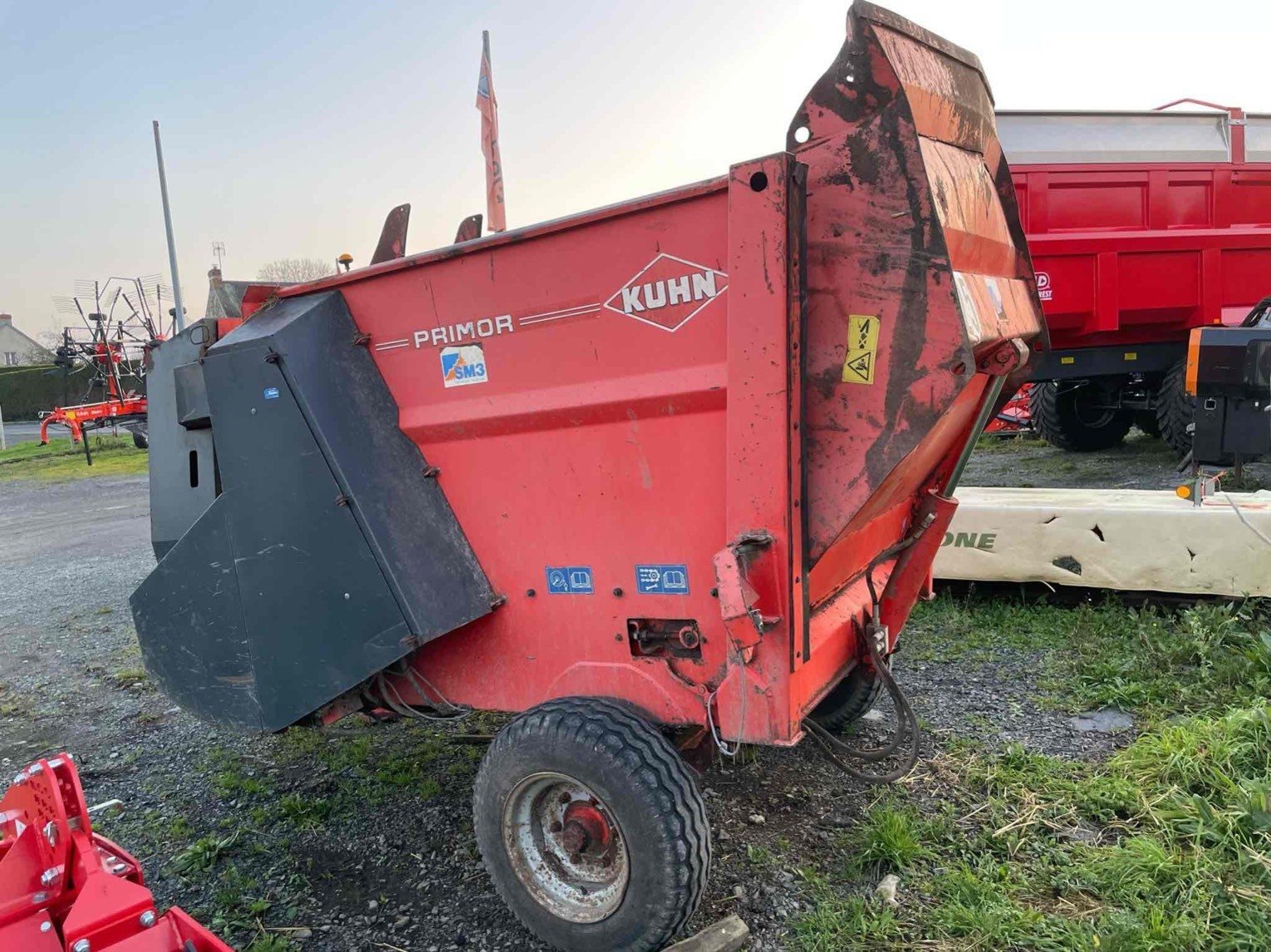 Siloentnahmegerät & Verteilgerät типа Kuhn Pailleuse Primor 3560 Kuhn, Gebrauchtmaschine в SAINT CLAIR SUR ELLE (Фотография 8)