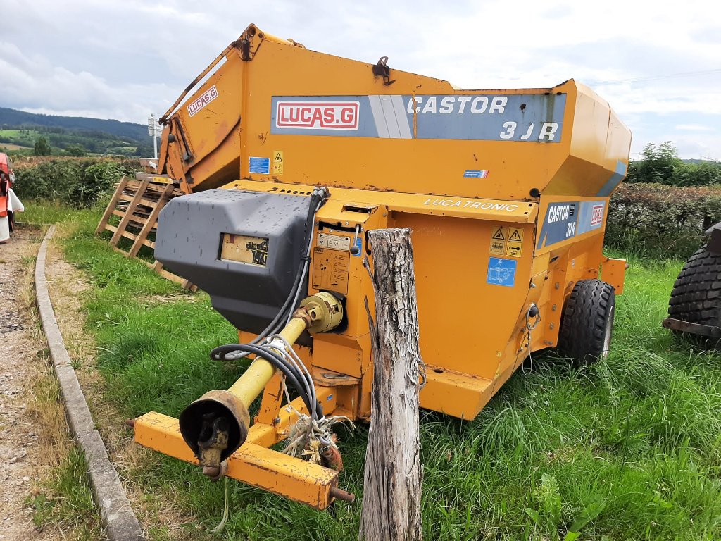 Siloentnahmegerät & Verteilgerät des Typs Lucas Castor 30 +, Gebrauchtmaschine in SAINT-HILAIRE-EN-PUISEAUX (Bild 5)