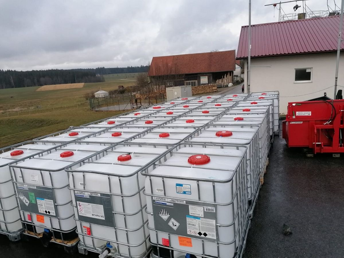 Siloentnahmegerät & Verteilgerät типа Sonstige 1000L Gitterbox-Tank, Gebrauchtmaschine в NATTERNBACH (Фотография 2)