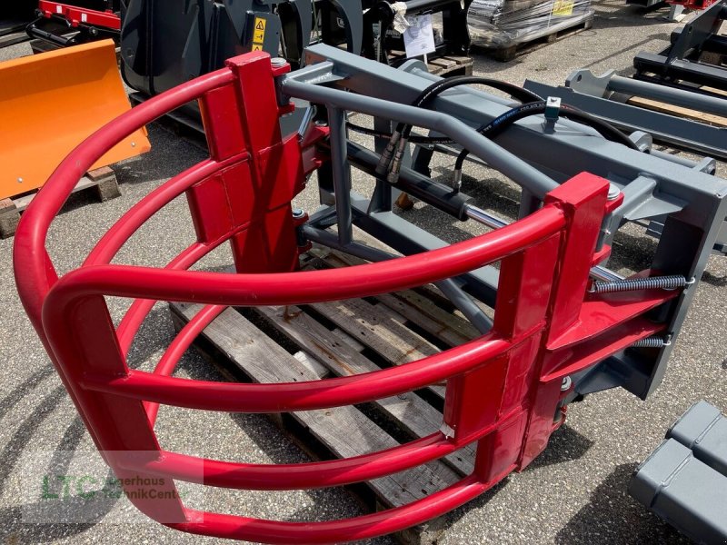 Siloentnahmegerät & Verteilgerät des Typs Sonstige Ballenzange zu Manitou Teleskoplader, Neumaschine in Korneuburg (Bild 1)