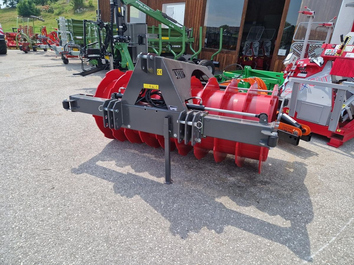 Siloentnahmegerät & Verteilgerät des Typs Sonstige Silowalze, Silage-Verdichterwalze HULK 250 H, Neumaschine in Grünbach (Bild 2)