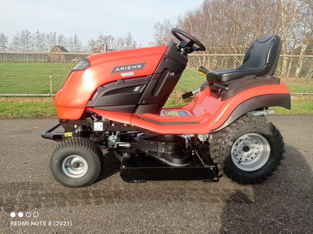 Sitzrasenmäher tip Ariens C60 HGM, Neumaschine in Mijdrecht (Poză 1)