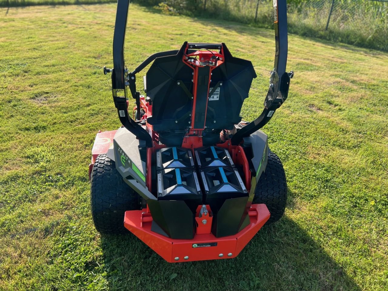 Sitzrasenmäher del tipo Ariens Zentith-E 60RD, Gebrauchtmaschine en MARIAHOUT (Imagen 7)