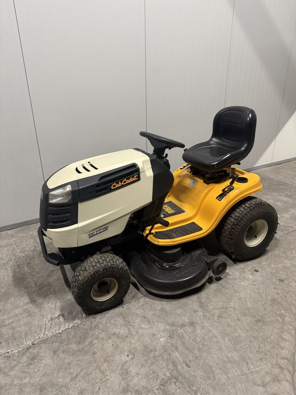 Sitzrasenmäher del tipo Cub Cadet Cc717, Gebrauchtmaschine en Wadenoijen (Imagen 1)