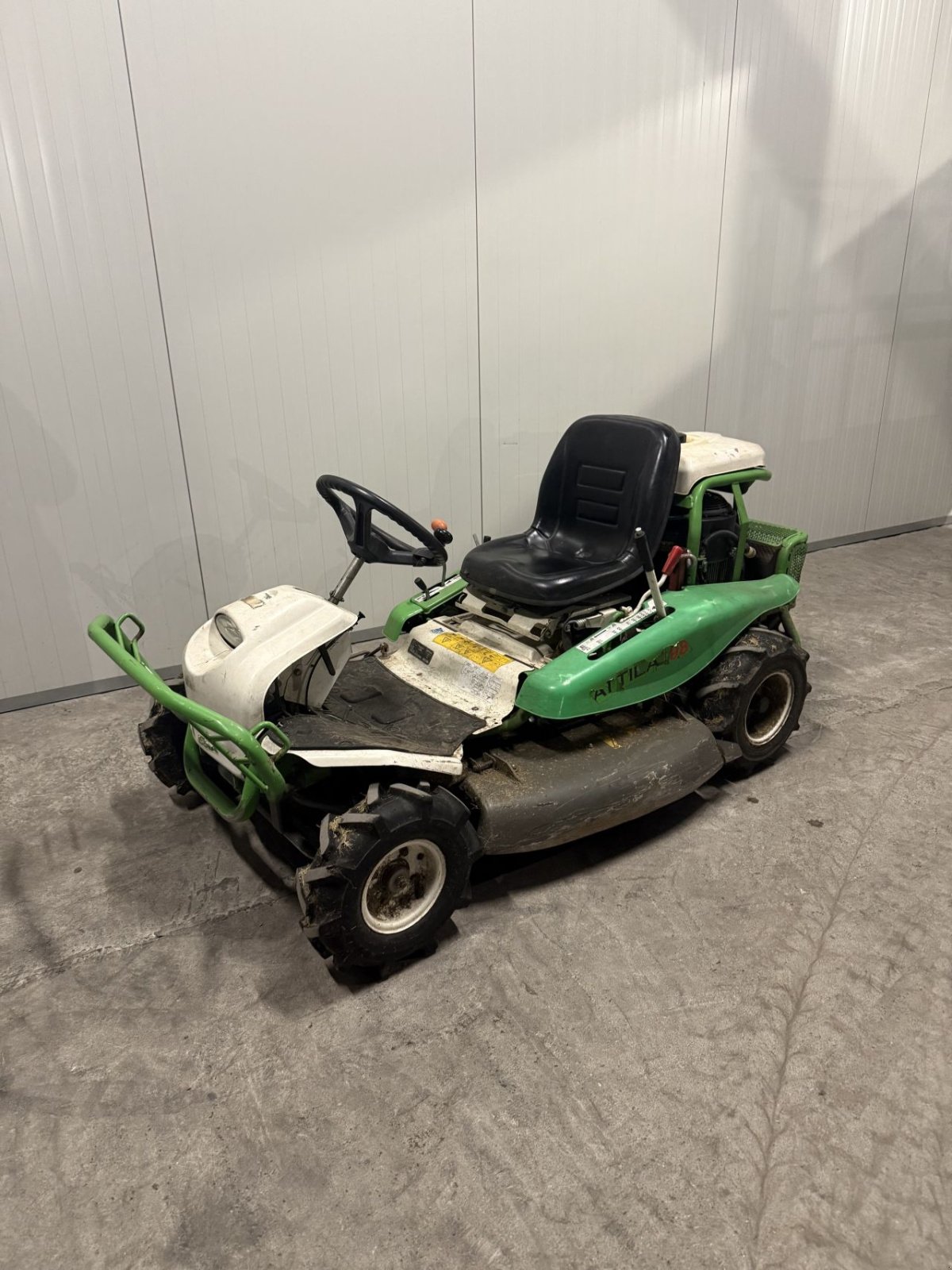 Sitzrasenmäher del tipo Etesia Ak98, Gebrauchtmaschine en Wadenoijen (Imagen 1)