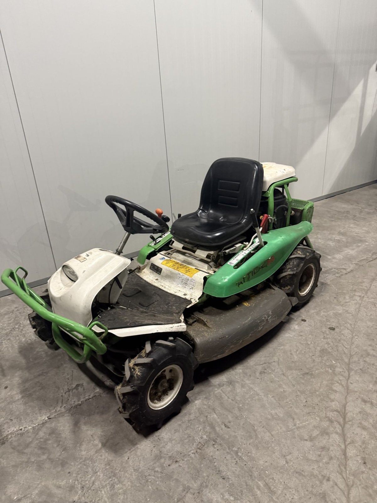 Sitzrasenmäher del tipo Etesia Ak98, Gebrauchtmaschine en Wadenoijen (Imagen 3)