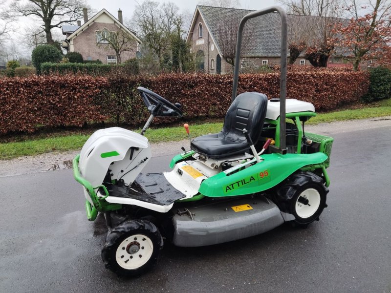 Sitzrasenmäher of the type Etesia Attila 95, Gebrauchtmaschine in Klarenbeek (Picture 1)