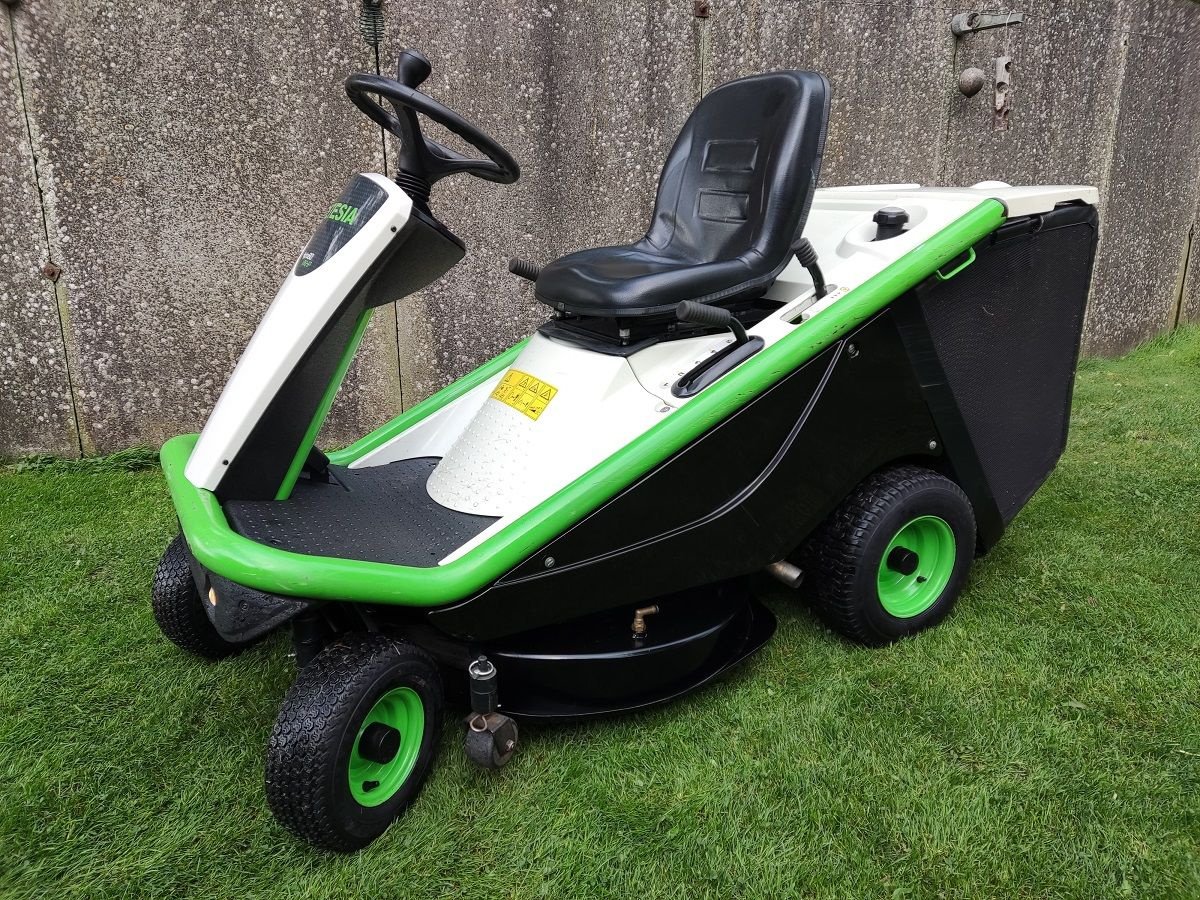 Sitzrasenmäher van het type Etesia BAHIA Hydro 80, Gebrauchtmaschine in Klarenbeek (Foto 1)