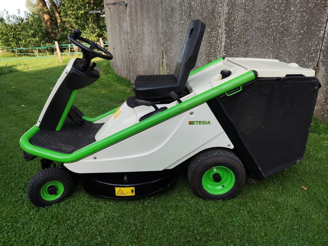 Sitzrasenmäher des Typs Etesia BAHIA MBHE2, Gebrauchtmaschine in Klarenbeek (Bild 2)