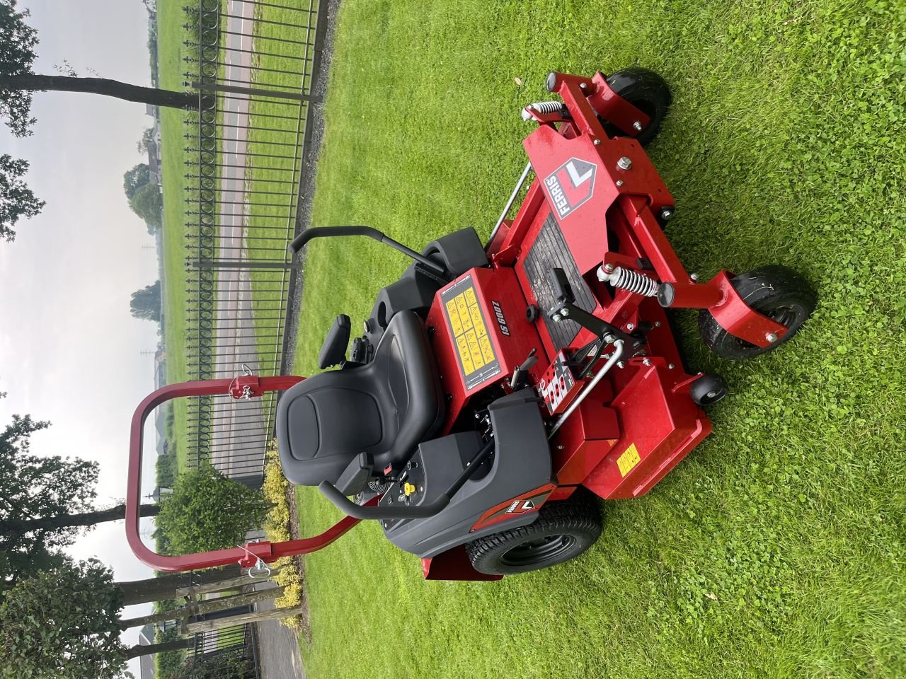 Sitzrasenmäher van het type Ferris Is600, Gebrauchtmaschine in Wadenoijen (Foto 2)