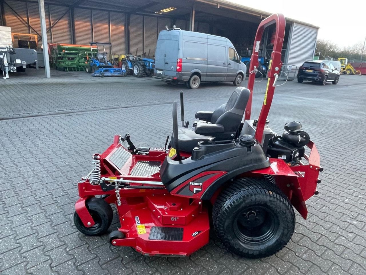 Sitzrasenmäher van het type Ferris ISX2200 - 61 Zero Turn zitmaaier, Gebrauchtmaschine in Roermond (Foto 2)