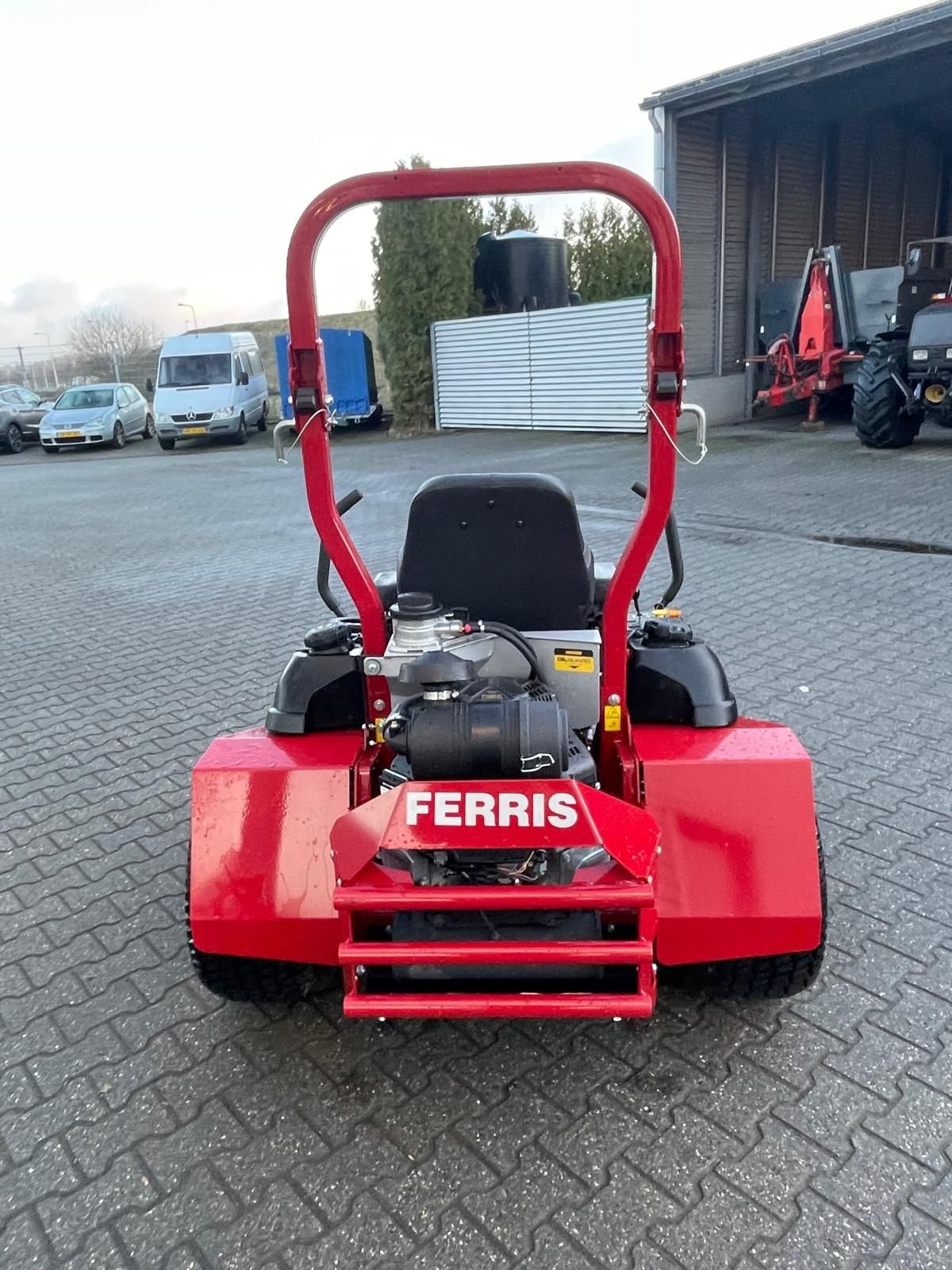 Sitzrasenmäher van het type Ferris ISX2200 - 61 Zero Turn zitmaaier, Gebrauchtmaschine in Roermond (Foto 5)