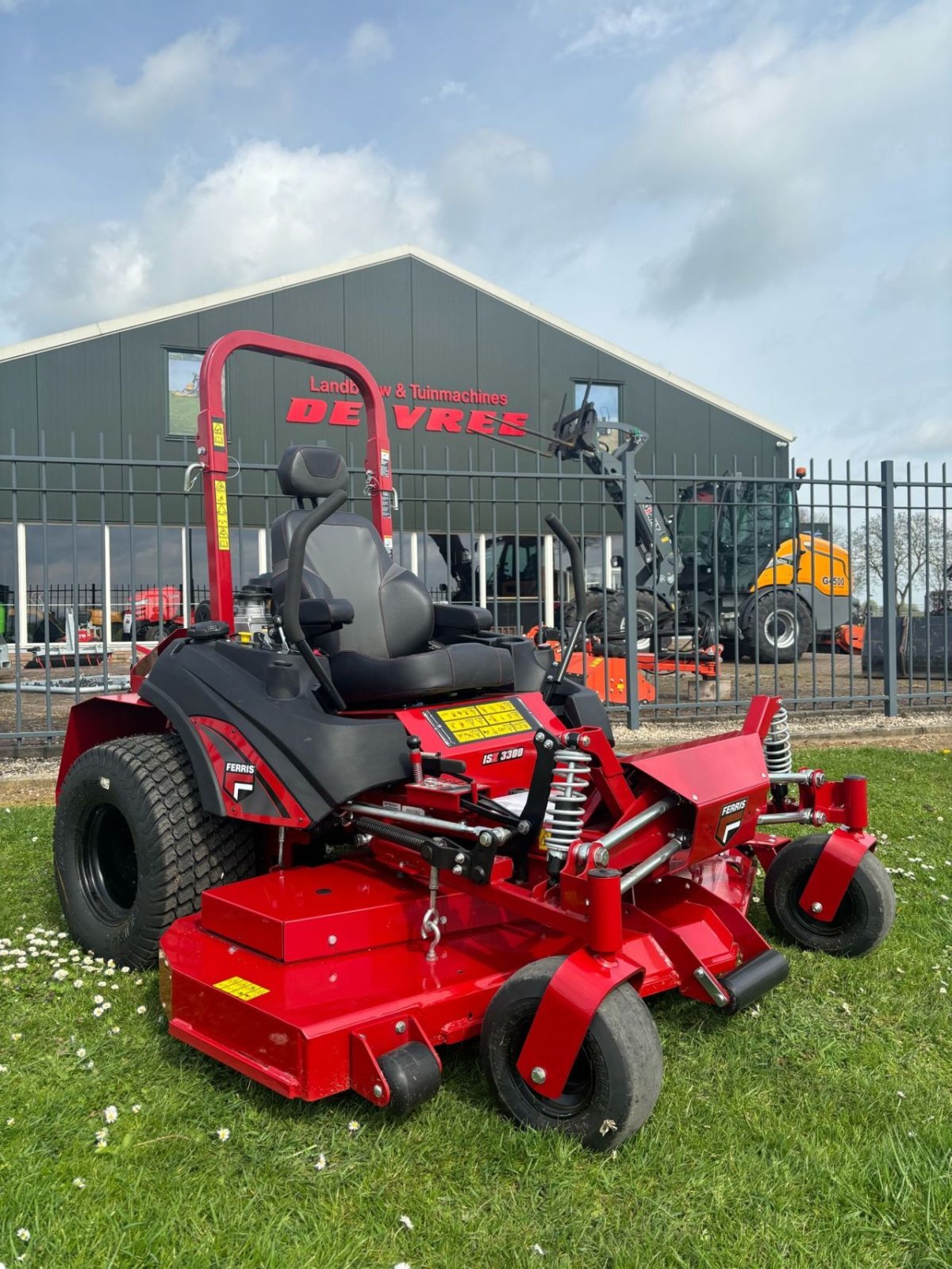 Sitzrasenmäher van het type Ferris Isx3300, Gebrauchtmaschine in Wadenoijen (Foto 1)