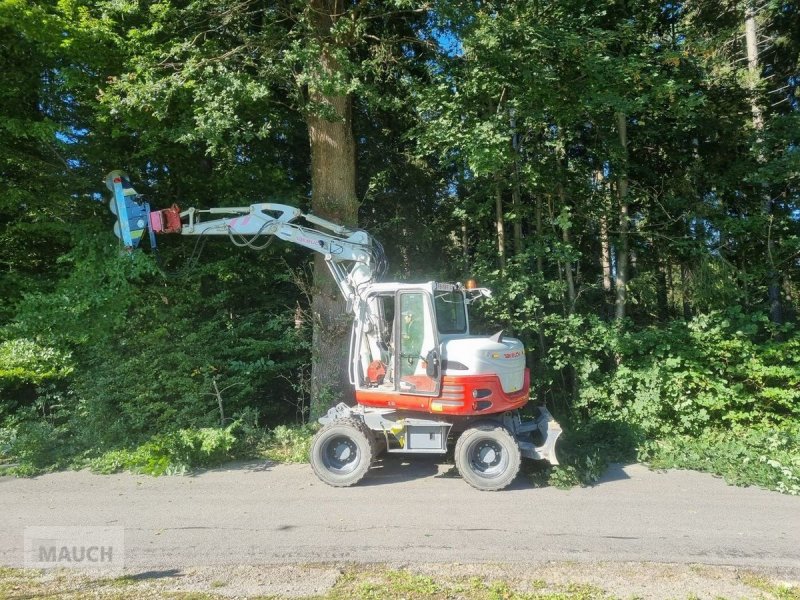 Sitzrasenmäher des Typs Greentec LRS 2002 Bagger, Neumaschine in Burgkirchen (Bild 1)