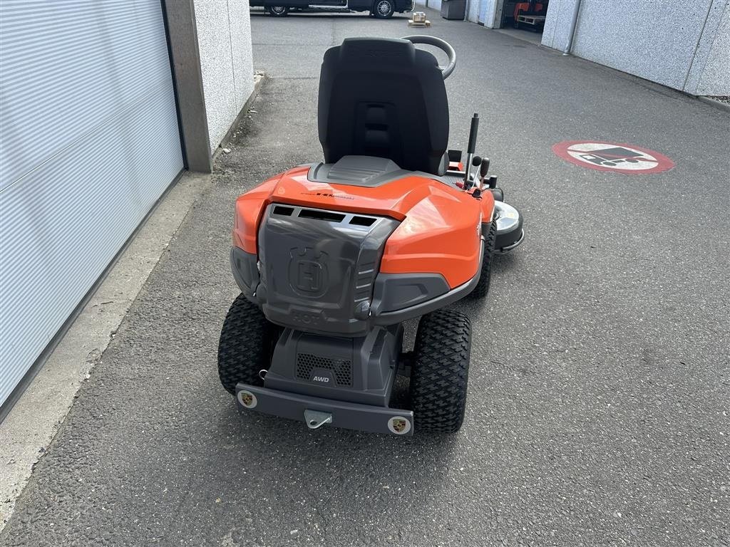 Sitzrasenmäher del tipo Husqvarna 316 TXS AWD Meget Lidt brugt !, Gebrauchtmaschine en Holstebro (Imagen 3)