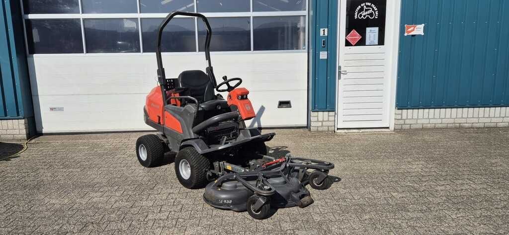 Sitzrasenmäher du type Husqvarna P520D, Gebrauchtmaschine en Druten (Photo 1)