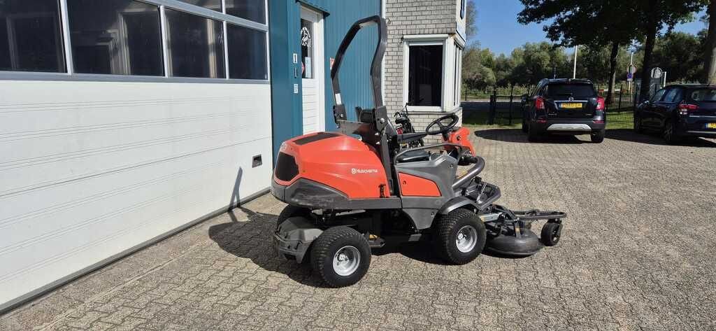 Sitzrasenmäher van het type Husqvarna P520D, Gebrauchtmaschine in Druten (Foto 4)