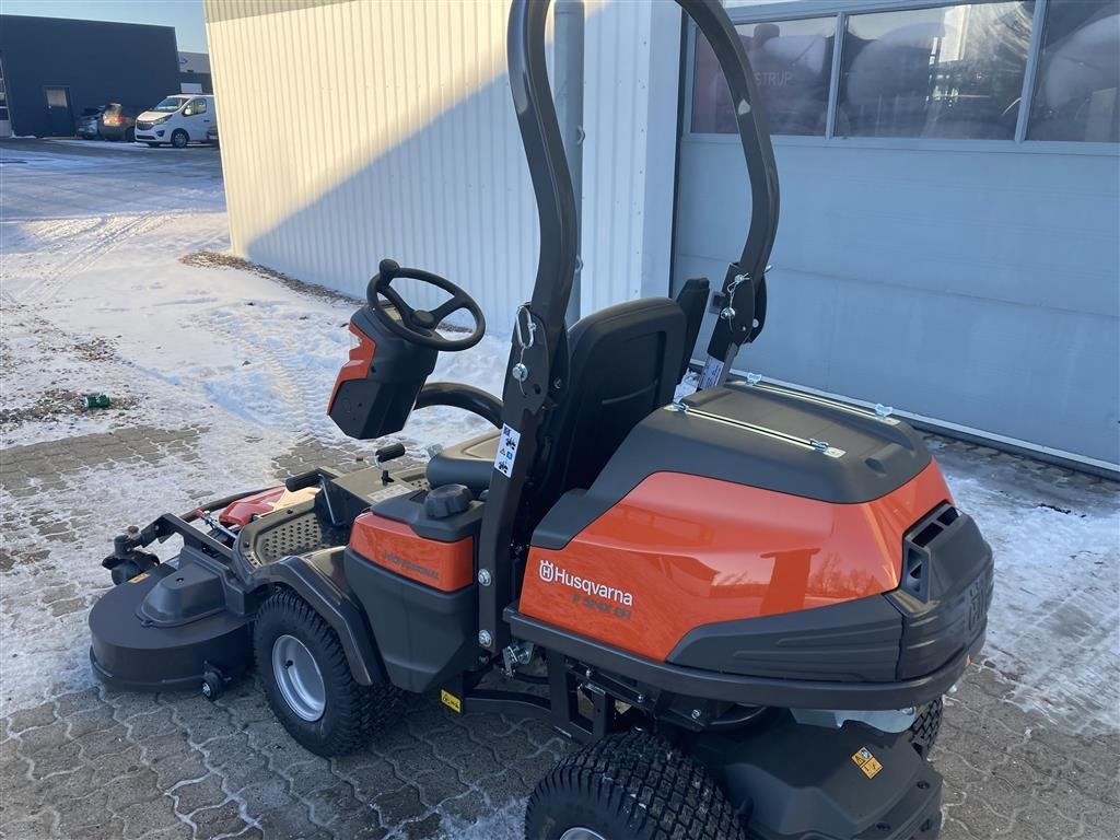 Sitzrasenmäher van het type Husqvarna P524X Efi med 137cm klippebord, Gebrauchtmaschine in Lemvig (Foto 3)