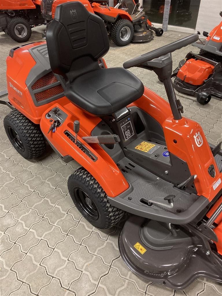 Sitzrasenmäher del tipo Husqvarna R 214TC Incl. Elektronisk Rive, Gebrauchtmaschine en Lemvig (Imagen 6)