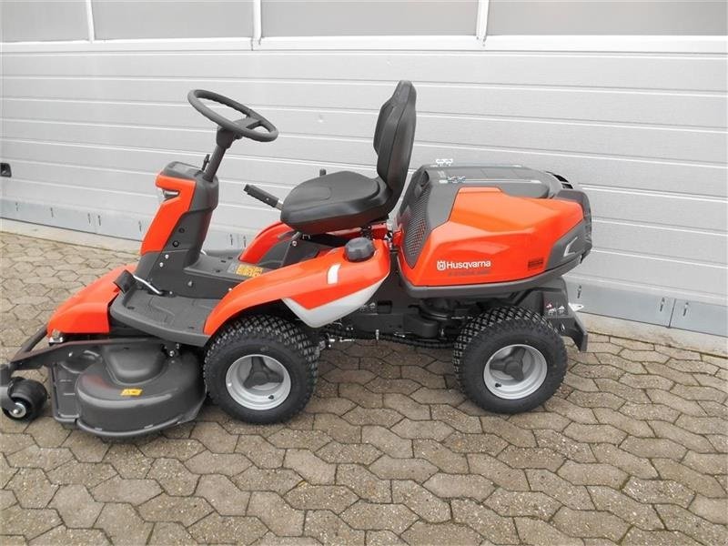 Sitzrasenmäher van het type Husqvarna R 316TsX AWD, Gebrauchtmaschine in Mern (Foto 1)