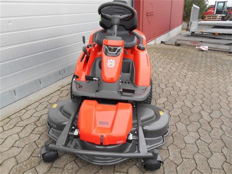 Sitzrasenmäher van het type Husqvarna R 316TsX AWD, Gebrauchtmaschine in Mern (Foto 3)