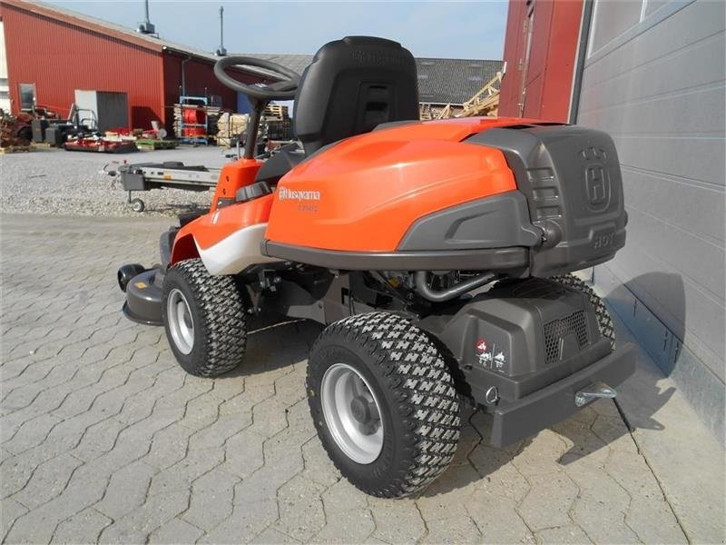 Sitzrasenmäher del tipo Husqvarna R214TC, Gebrauchtmaschine en Mern (Imagen 2)