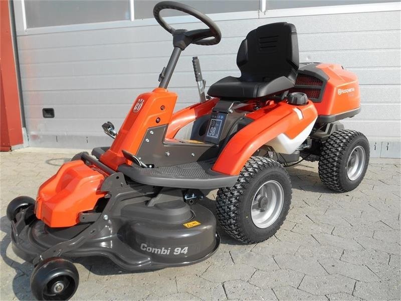 Sitzrasenmäher del tipo Husqvarna R214TC, Gebrauchtmaschine en Mern (Imagen 1)