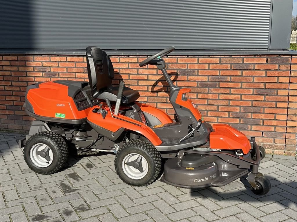 Sitzrasenmäher des Typs Husqvarna RIDER 316T AWD, Gebrauchtmaschine in Cabauw (Bild 5)