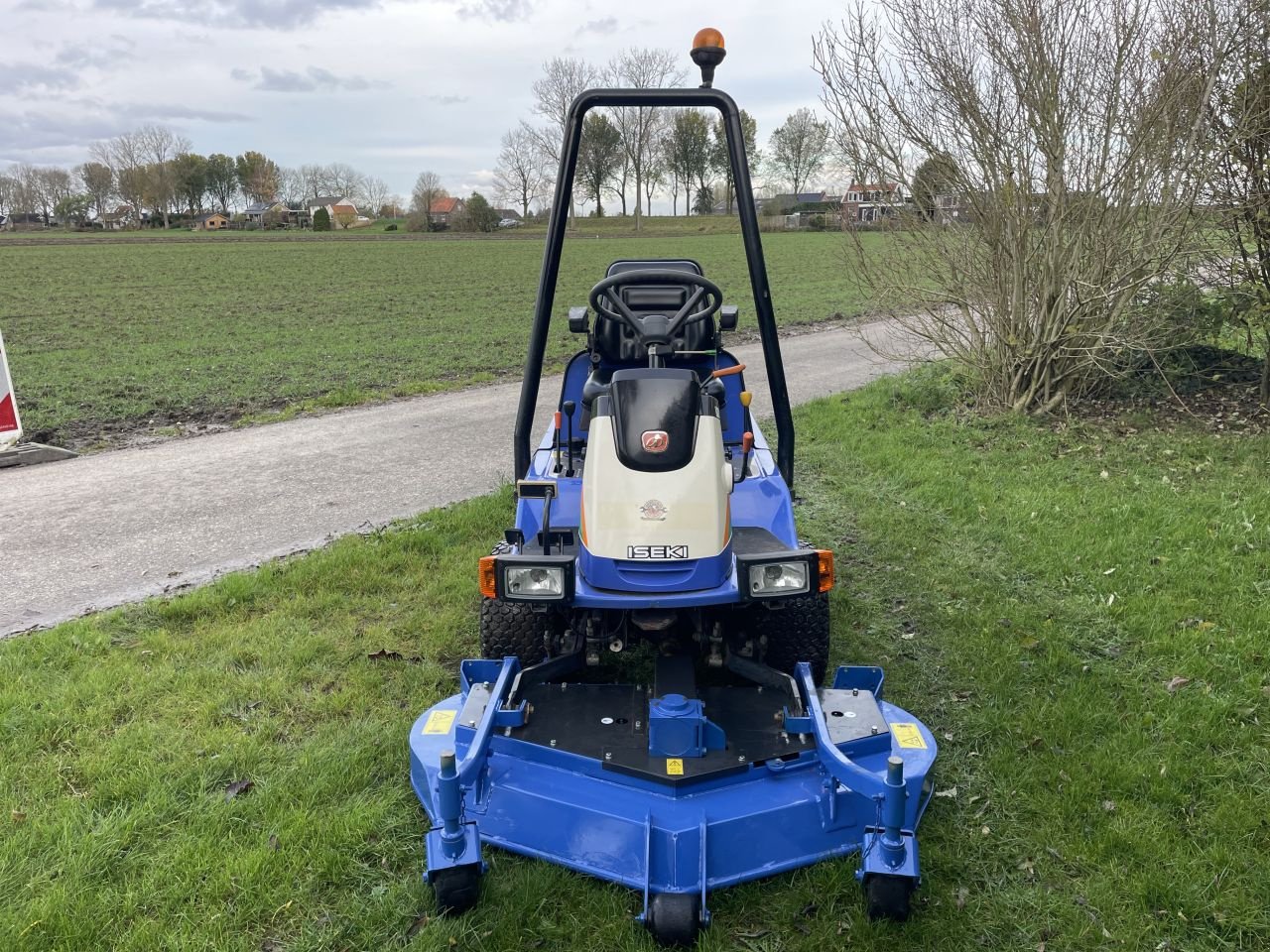 Sitzrasenmäher des Typs Iseki SFH 230, Gebrauchtmaschine in Klaaswaal (Bild 3)