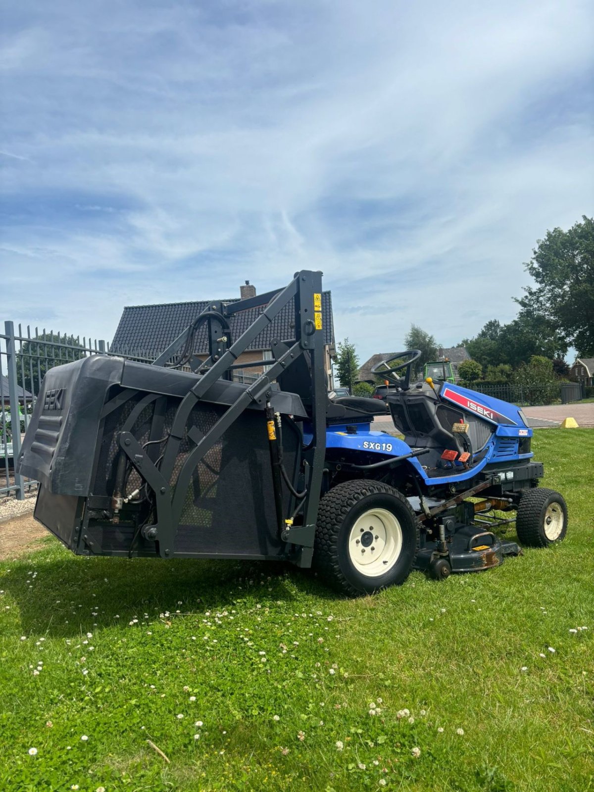 Sitzrasenmäher des Typs Iseki Sxg19, Gebrauchtmaschine in Wadenoijen (Bild 2)