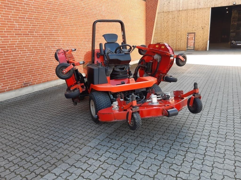 Sitzrasenmäher du type Jacobsen HR5111, Gebrauchtmaschine en Herning (Photo 4)