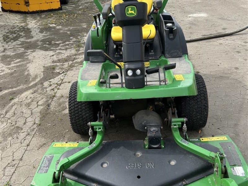 Sitzrasenmäher типа John Deere 1435 4 WD, Gebrauchtmaschine в Kastrup