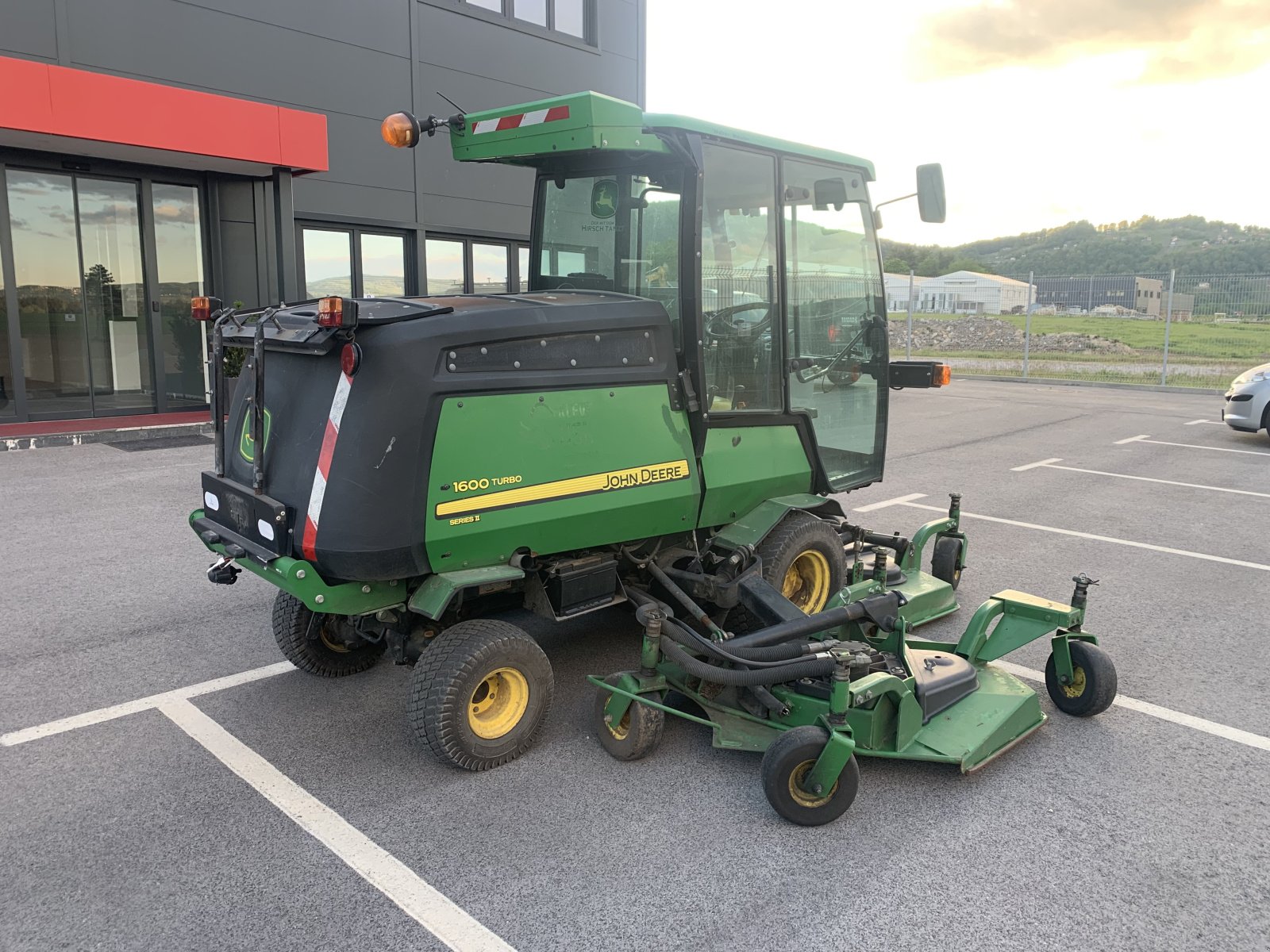 Sitzrasenmäher typu John Deere 1600 Turbo, Gebrauchtmaschine v STRAŽA (Obrázek 2)