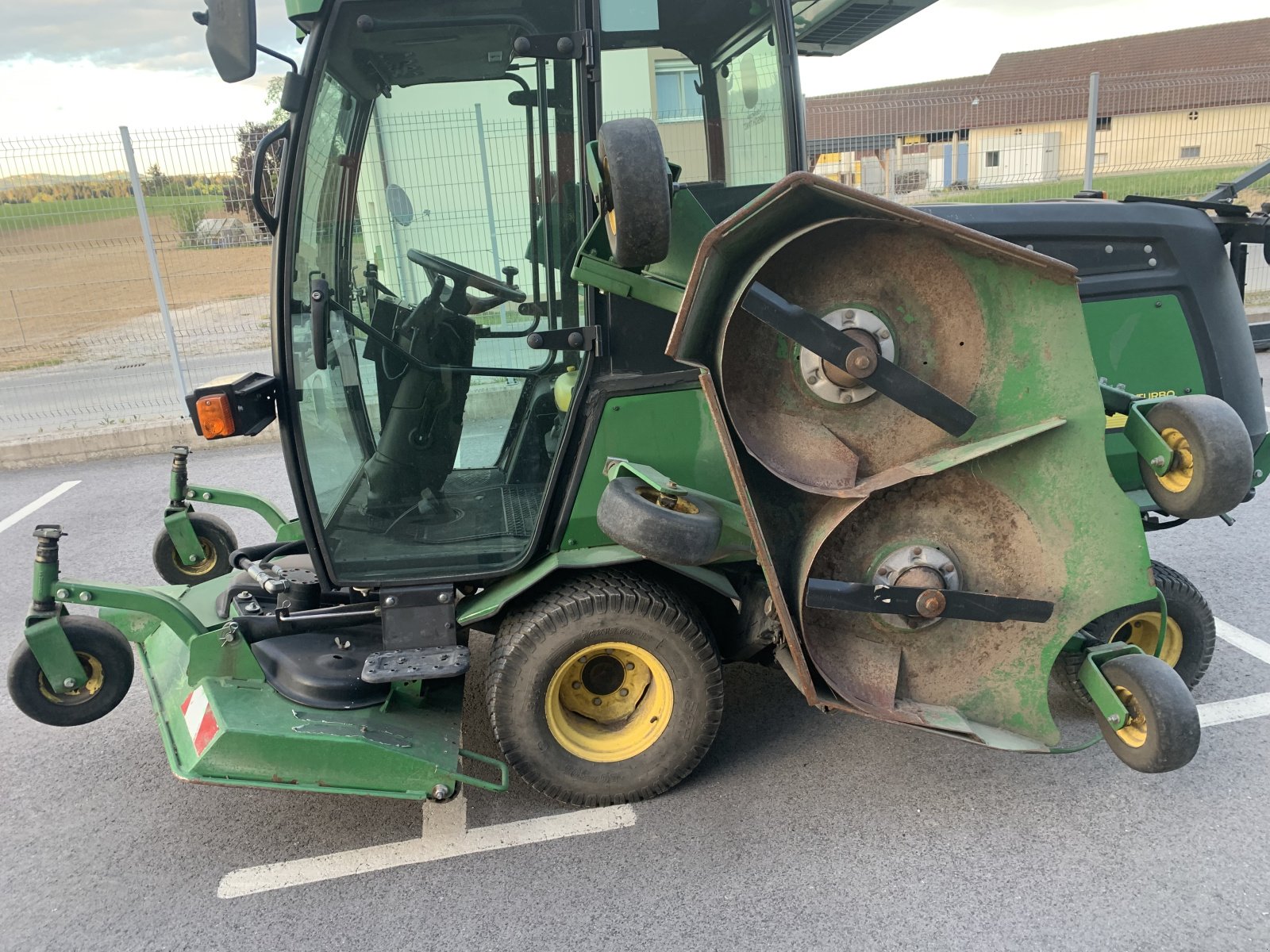 Sitzrasenmäher του τύπου John Deere 1600 Turbo, Gebrauchtmaschine σε STRAŽA (Φωτογραφία 3)