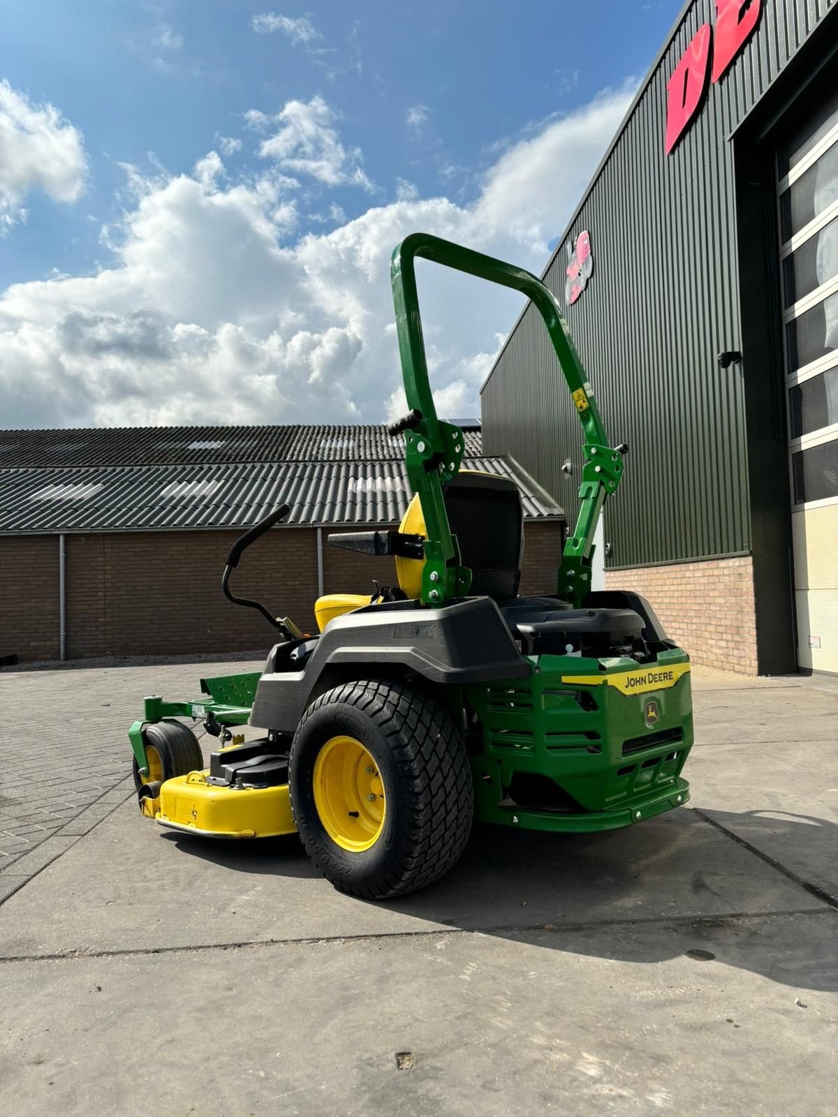 Sitzrasenmäher des Typs John Deere 515e, Gebrauchtmaschine in Wadenoijen (Bild 4)